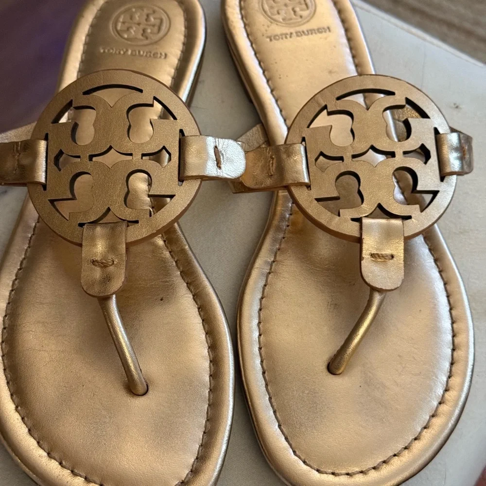 Size 7 Rose Gold Metallic Tory Burch Miller thong sandals. - Picture 7 of 8